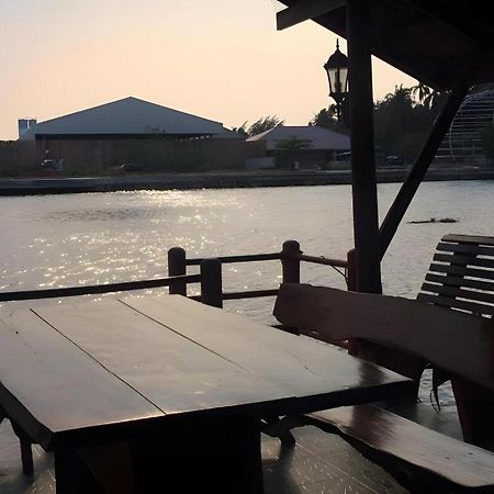 Ruennamyen Resort Amphawa Samut Songkhram Eksteriør bilde