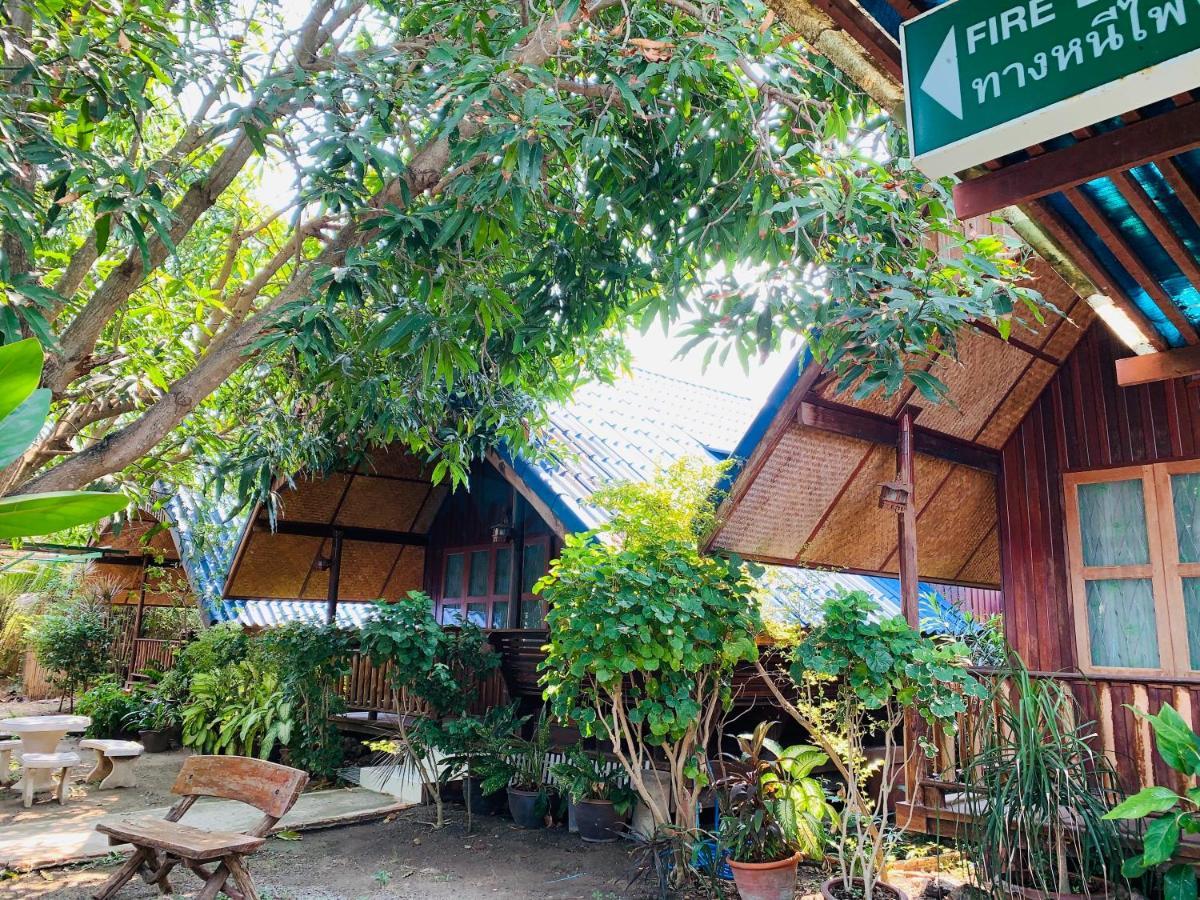 Ruennamyen Resort Amphawa Samut Songkhram Eksteriør bilde