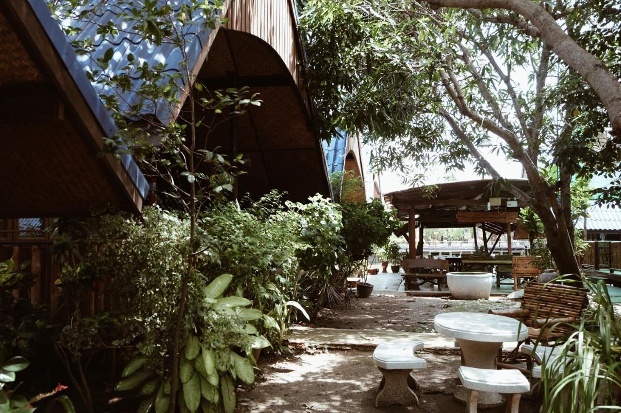 Ruennamyen Resort Amphawa Samut Songkhram Eksteriør bilde