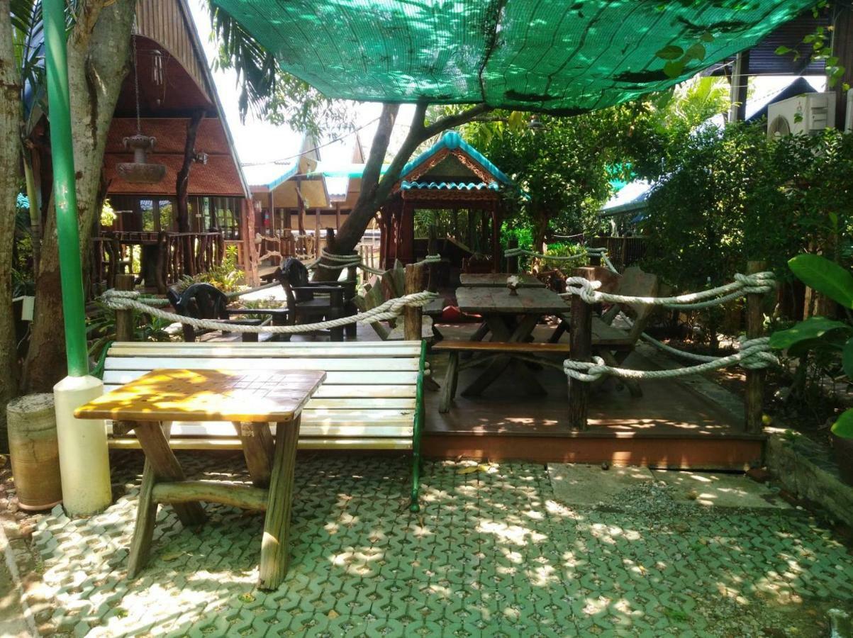 Ruennamyen Resort Amphawa Samut Songkhram Eksteriør bilde