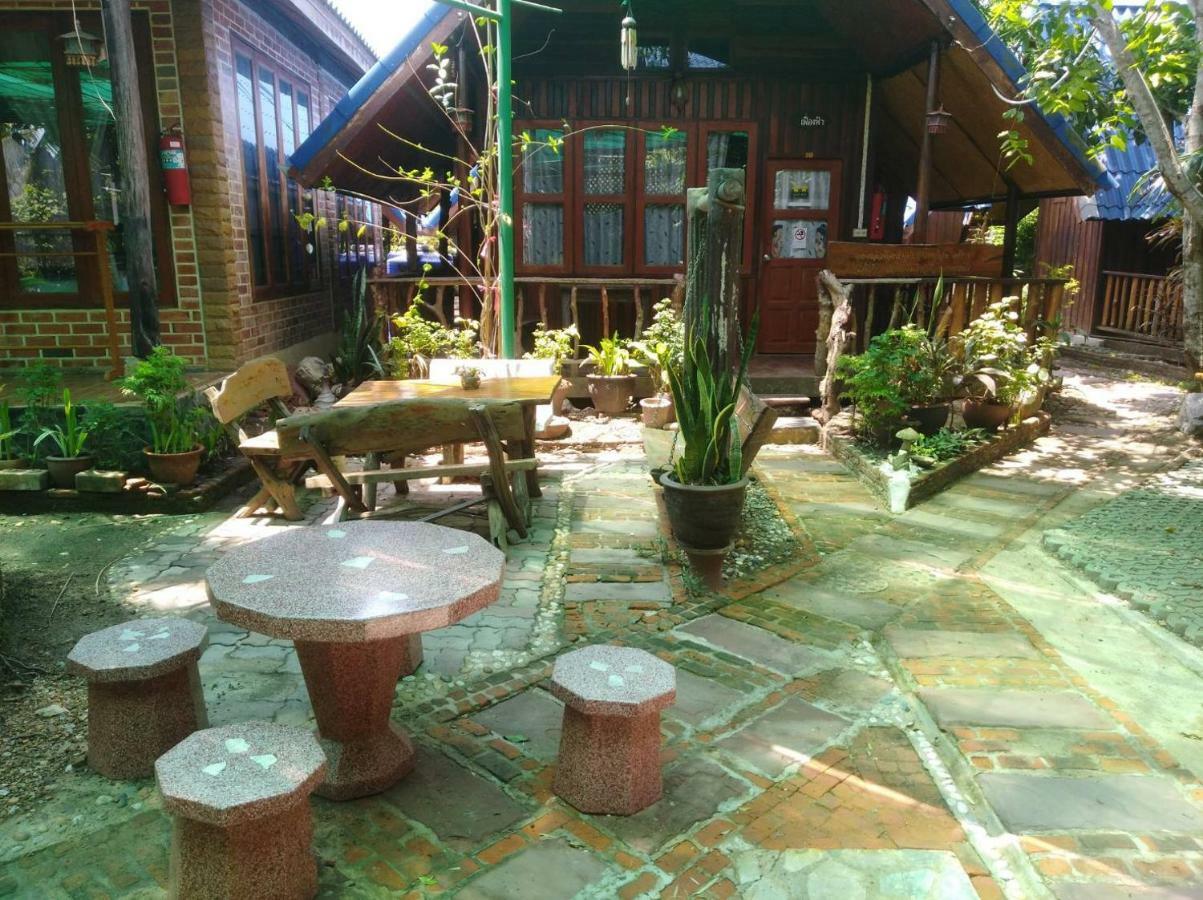Ruennamyen Resort Amphawa Samut Songkhram Eksteriør bilde